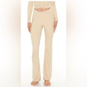 Active Uplift Scrunch Flare Leggings Desert Sands Large​